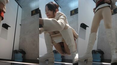 商场女厕全景偷拍多位小美女⭐其中一个美女BB里塞了棉棒⭐拔出来的一刹那貌似很爽的样子 (7)